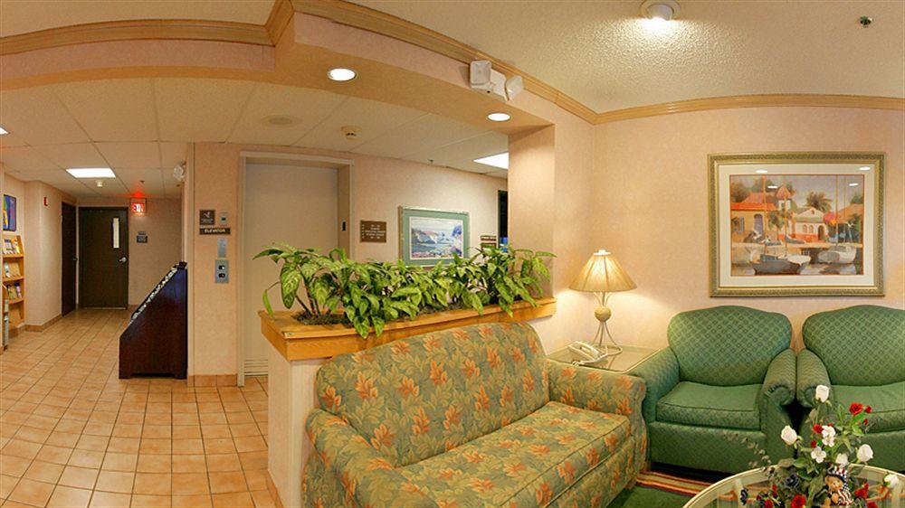 Hotel La Quinta & By Wyndham Sawgrass 3*
