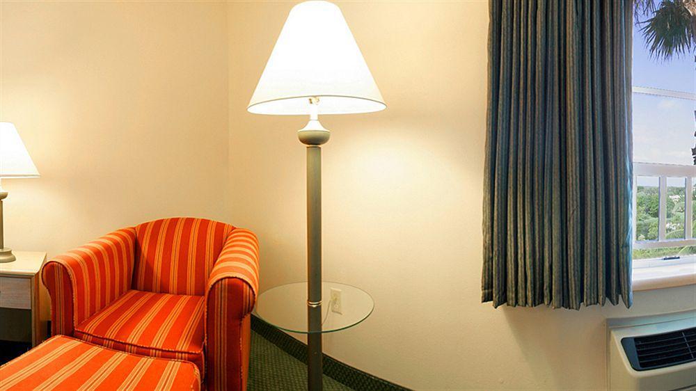 La Quinta & By Wyndham Sawgrass