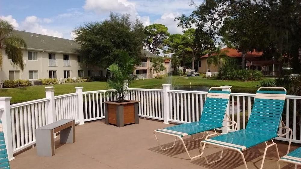 Shorewalk Vacation Hotel