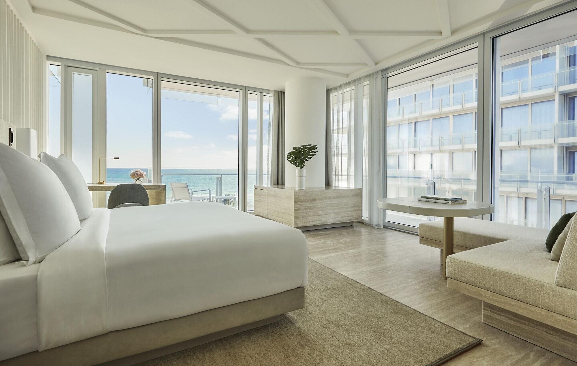 Four Seasons At The Surf Club 5*