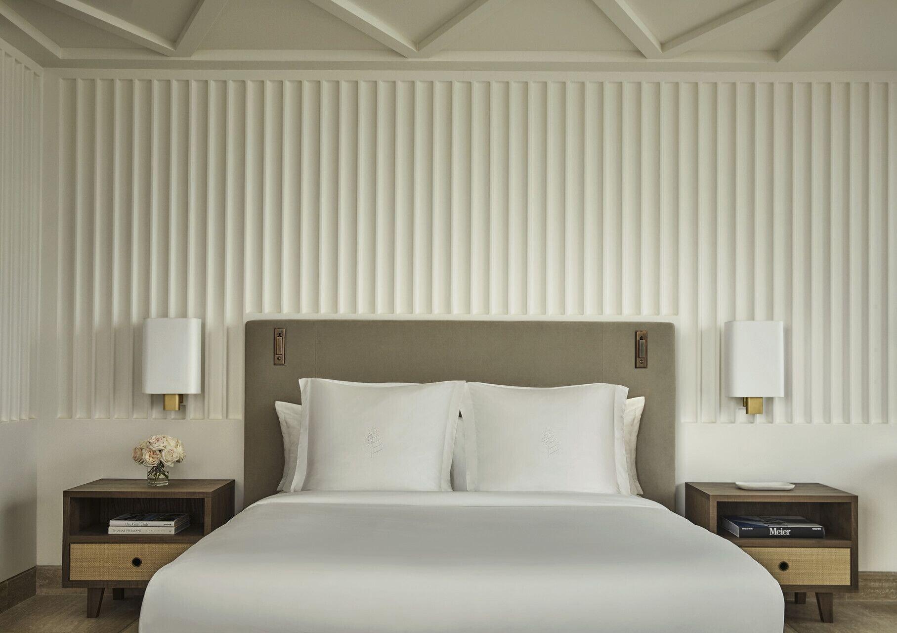 Four Seasons At The Surf Club Hotel Surfside