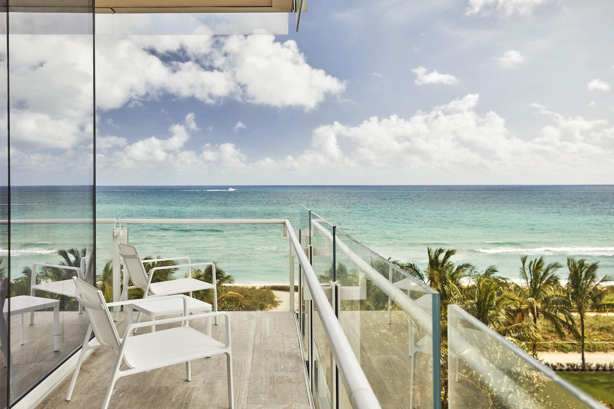 Four Seasons At The Surf Club Hotel
