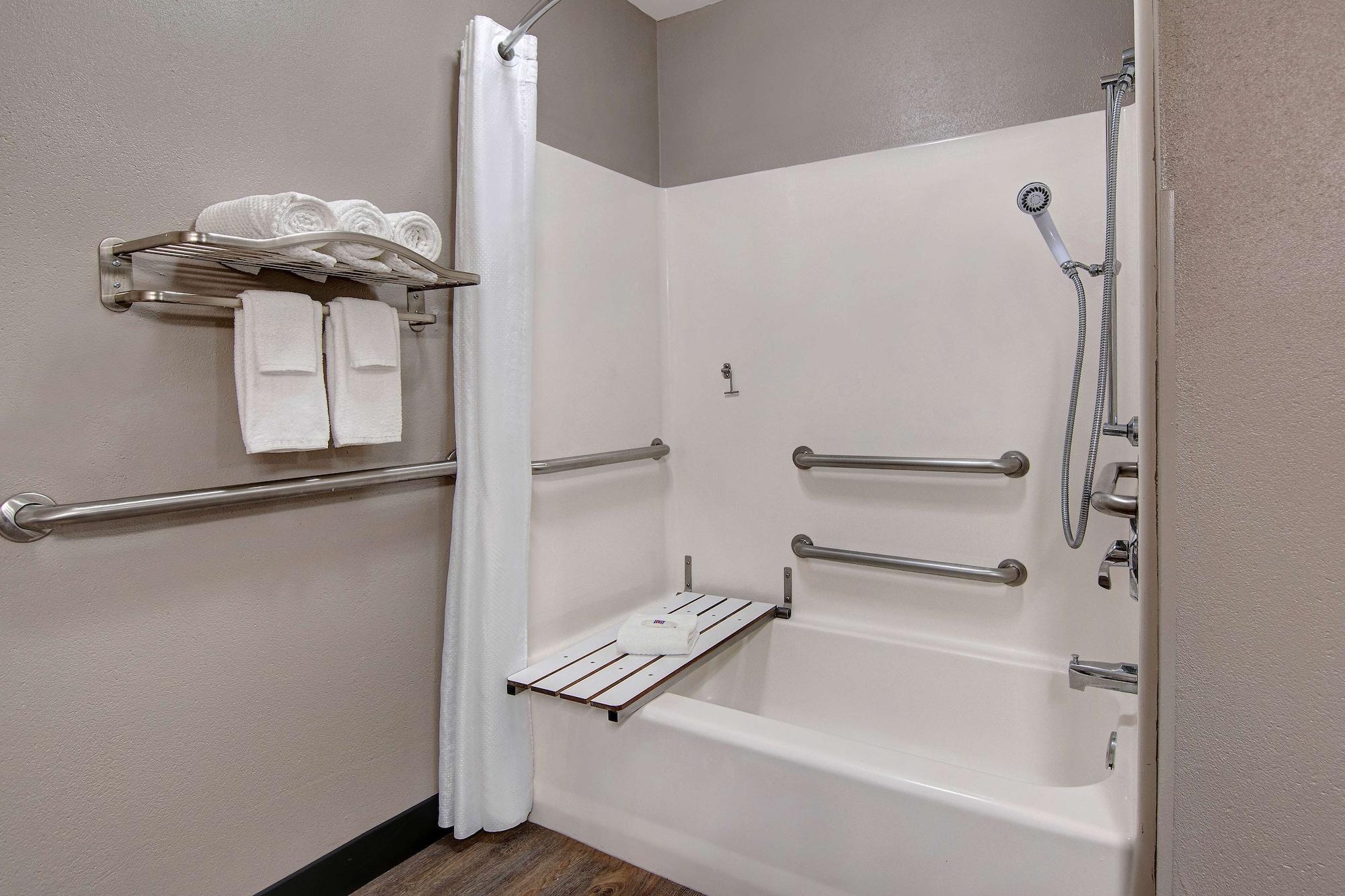 6 Pensacola, Fl - West I-10 Hotel 3*