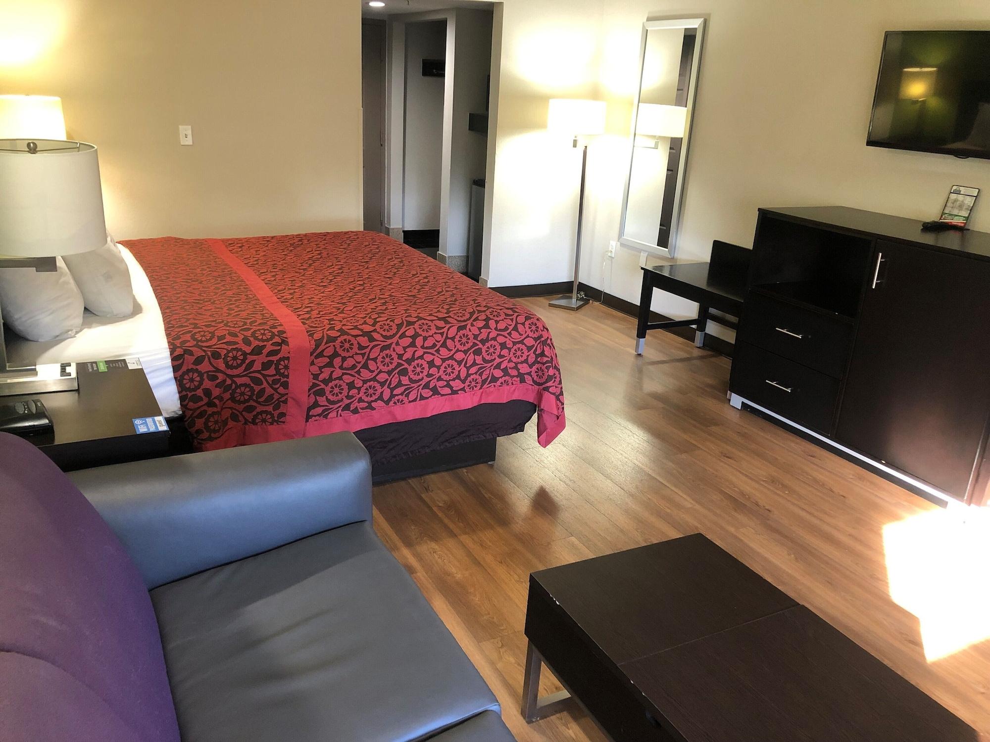 Hotel Days & By Wyndham North Naples