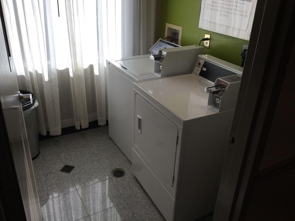Days & By Wyndham North Naples 3* Bonita Springs