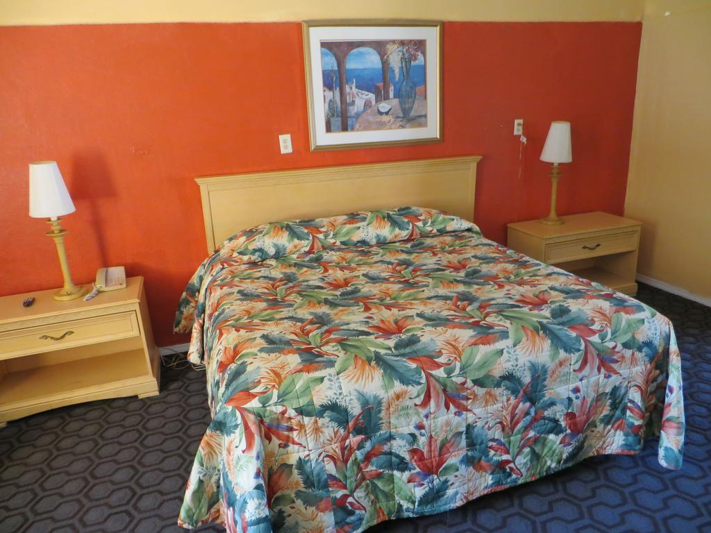 Motel Host Daytona