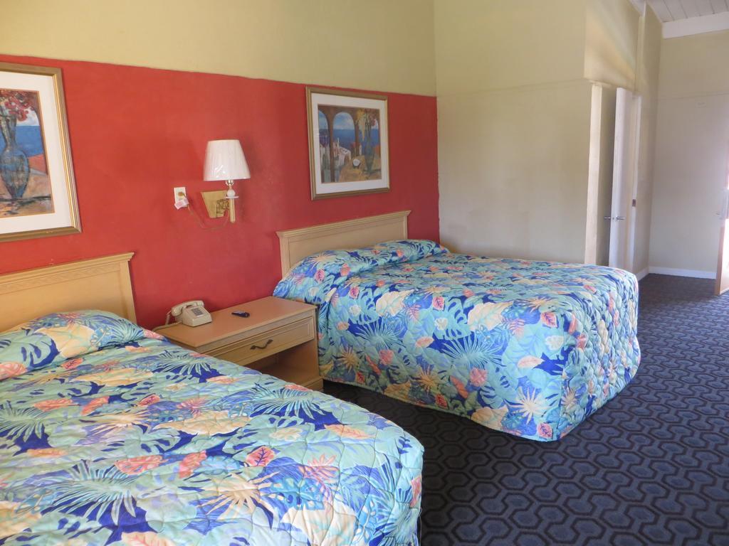 Host Daytona Motel 2*