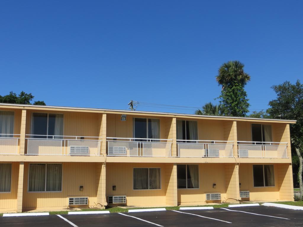 Motel Host Daytona 2*