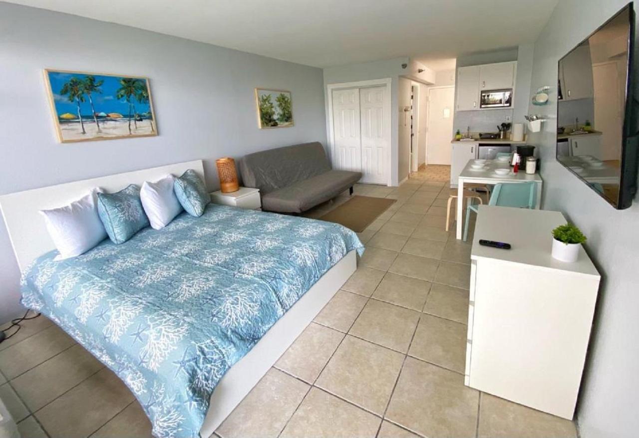 Hotel Castaways 3*