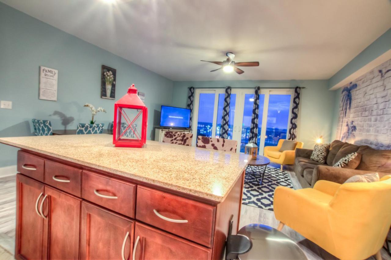 Laketown Wharf 1135 By Aneliya Holiday home *