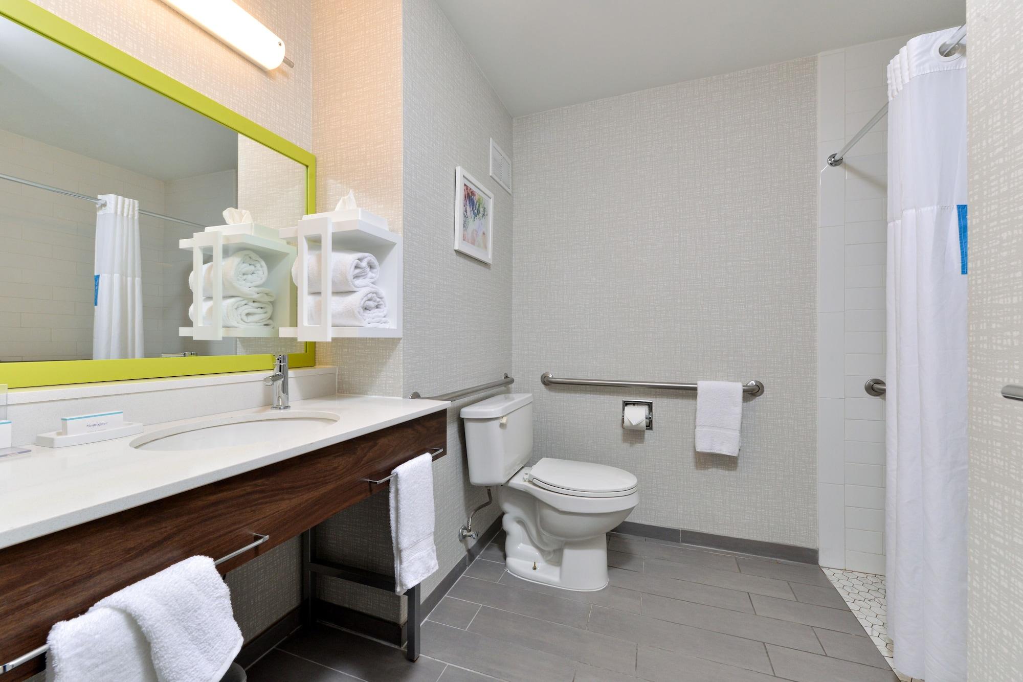 Hampton By Hilton Panama Hotel 3*