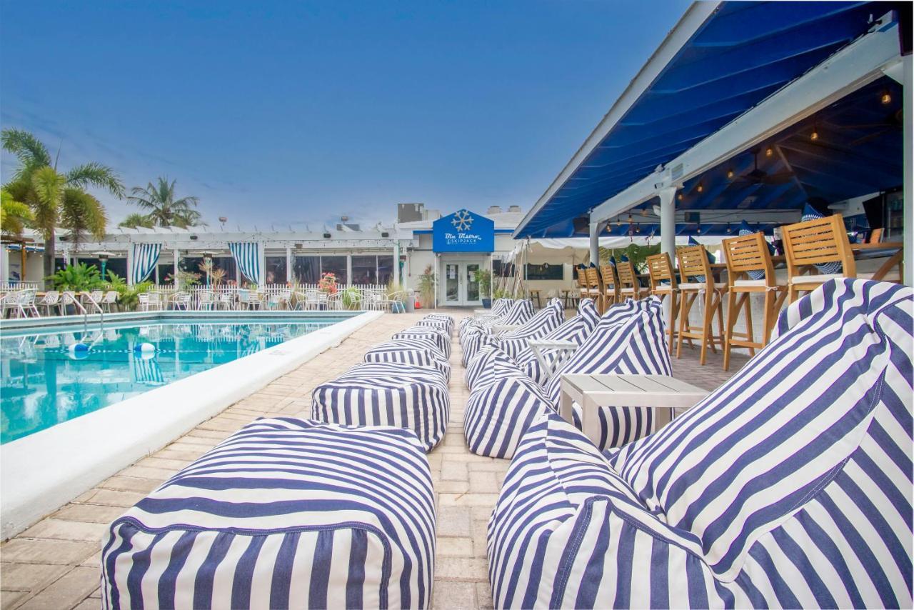 Skipjack & Marina Inn