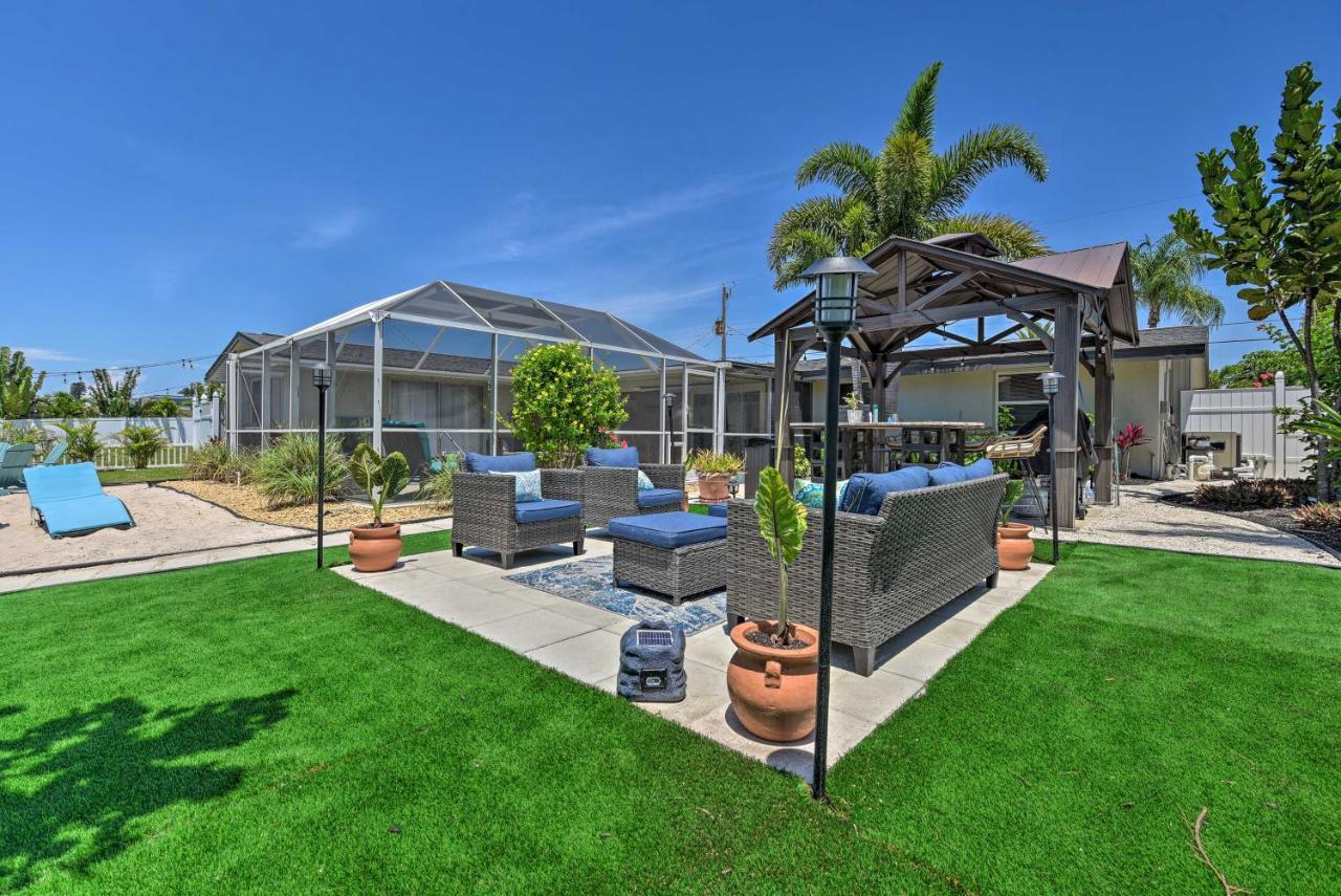 Waterfront Heated Pool And Fire Pit Holiday home