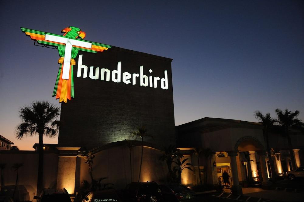 Hotel Thunderbird Treasure Island