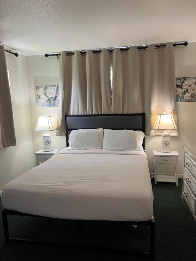 Dee Jay Hotel Lauderdale-by-the-Sea