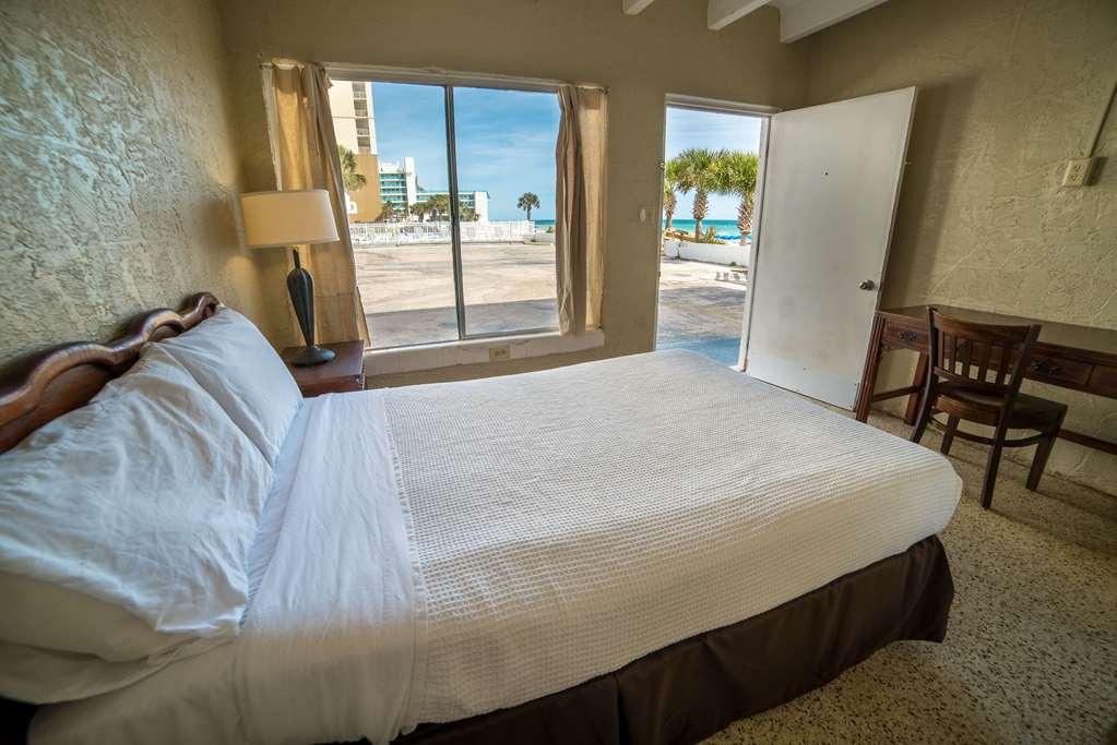Palm Grove Hotel
