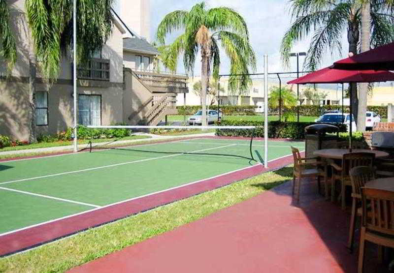 Hotel & Miami Airport West Doral