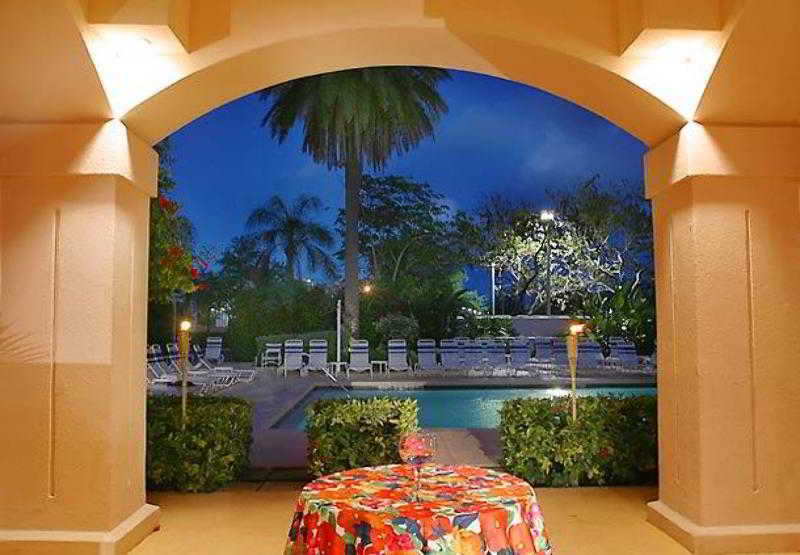 Hotel Palm Gardens Marriott
