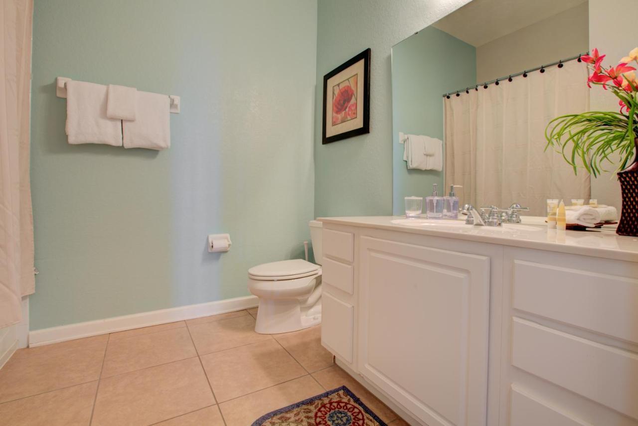 Top-floor Luxurious Lakeview *