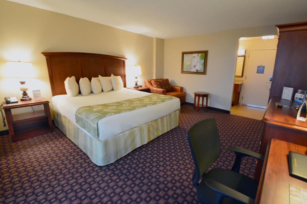 Hotel Rosen Closest To Universal