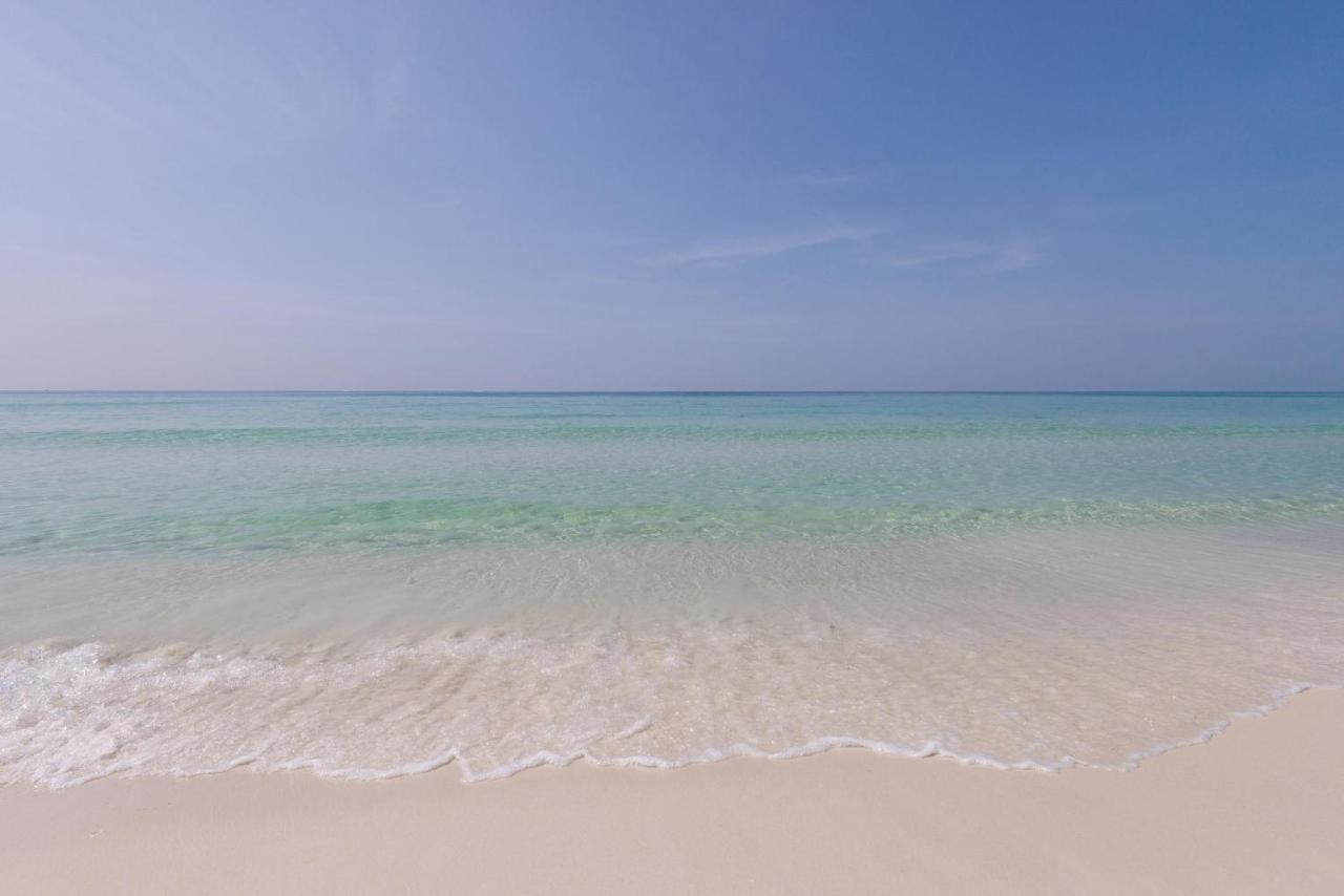 The Islander 214 * Destin
