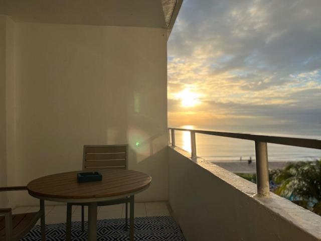 Ocean Manor Tiki Sunset Retreat Lauderdale-by-the-Sea