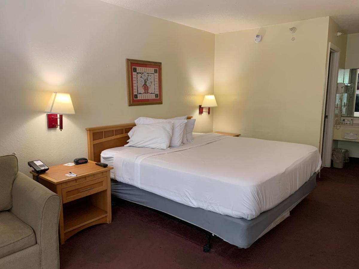 Americas Value & Motel Melbourne