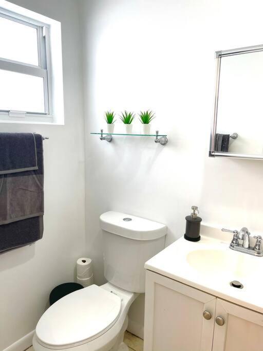 Oasis At Unit 6- Sleep 2 Apartment Hollywood