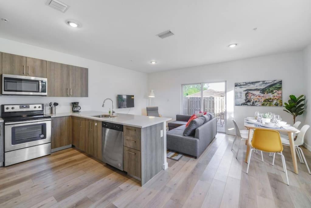 Amazing Town House 15 Min From The Beach Wfree Parking Holiday home Miami