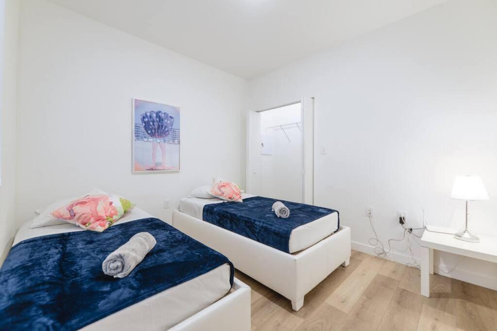 Holiday home Amazing Town House 15 Min From The Beach Wfree Parking *