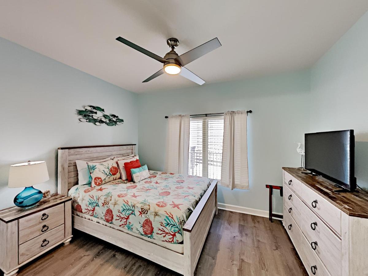 Beach Front - Renovated - Private Balcony - Flpcb43