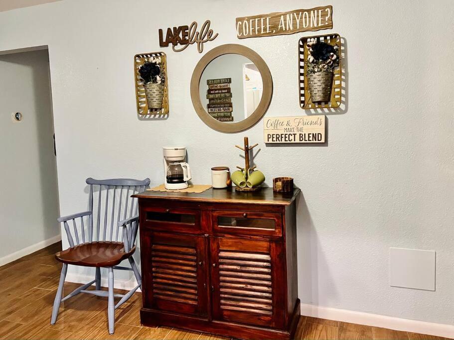Vibe Hangout “on Time” Placid Fl, Huntley * Lake Placid