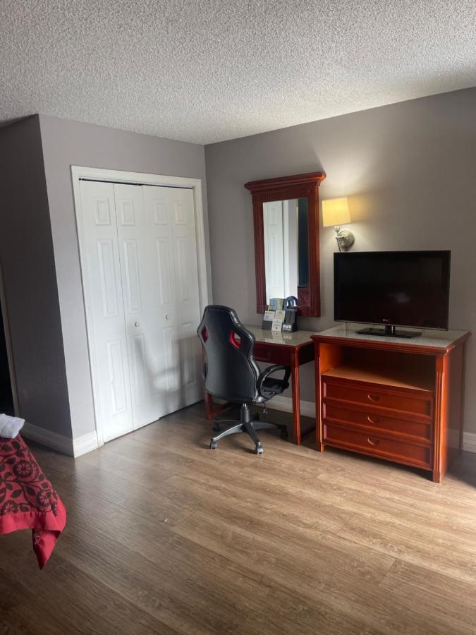 Days By Wyndham Orange City/deland Motel 2*