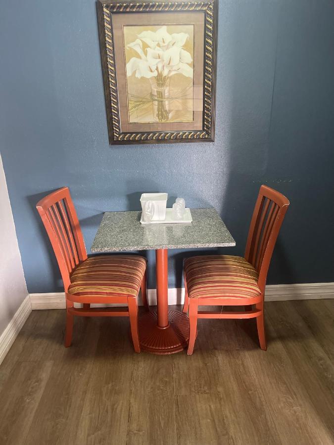 Motel Days By Wyndham Orange City/deland 2*