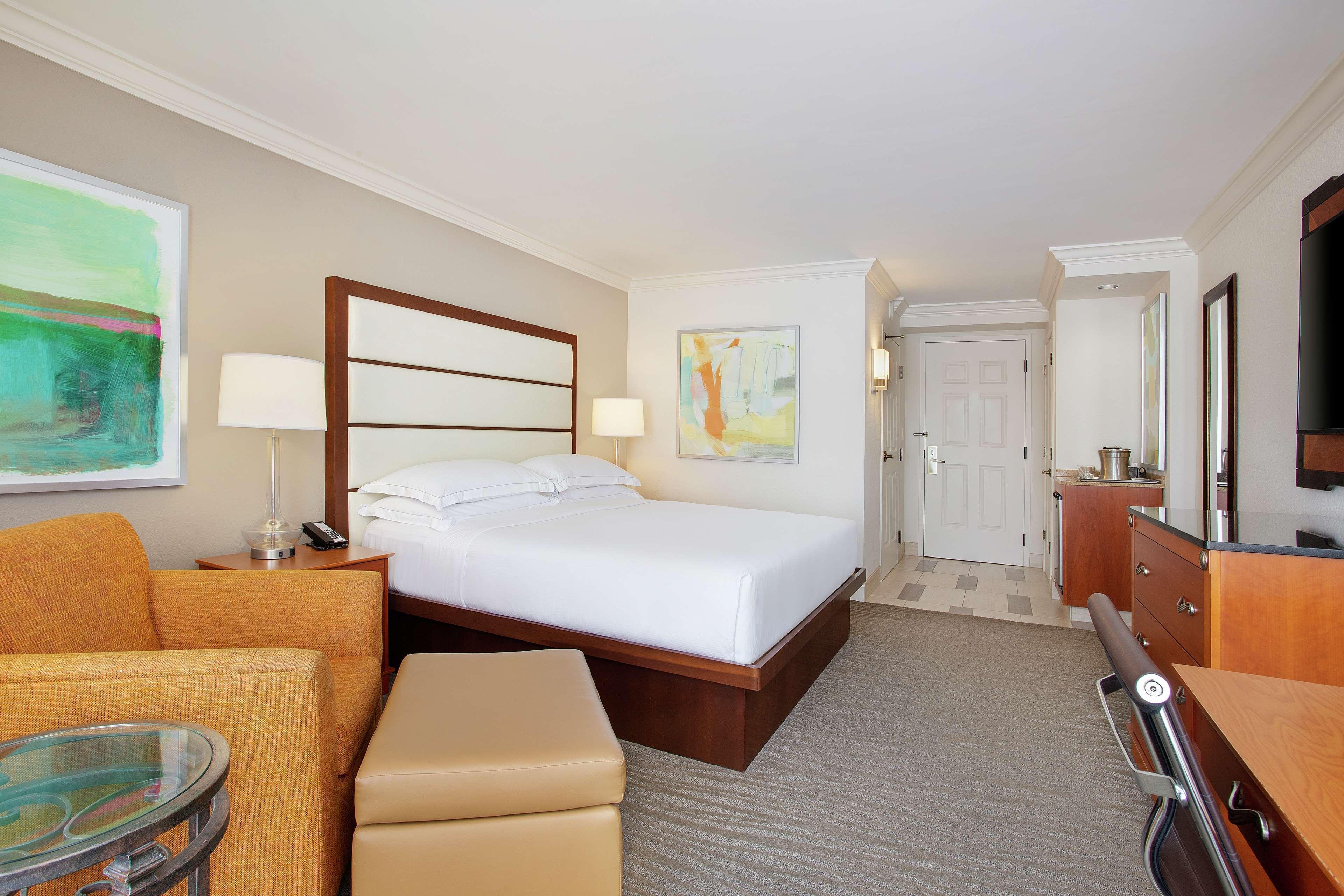 Hilton Naples