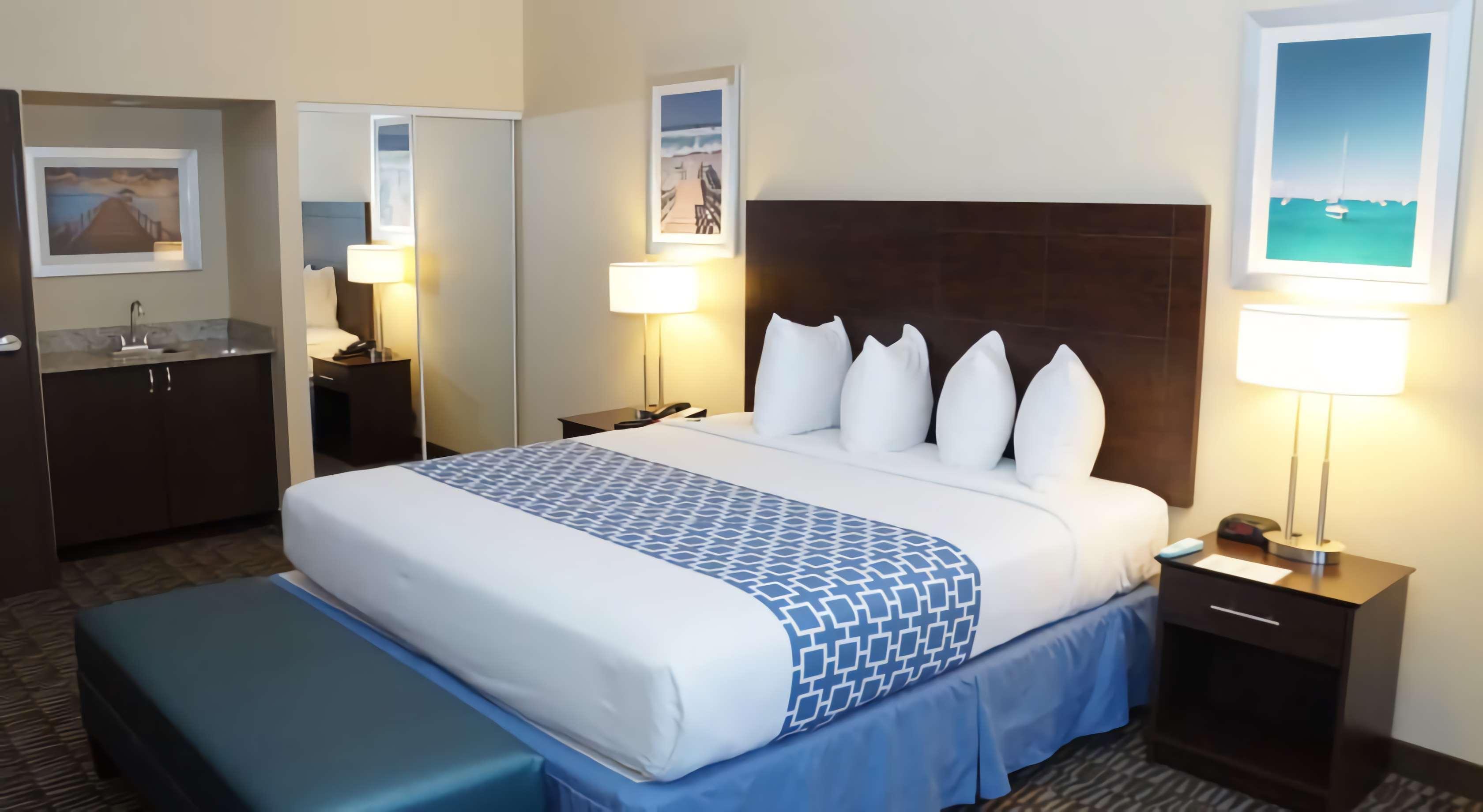 Western Plaza 3*