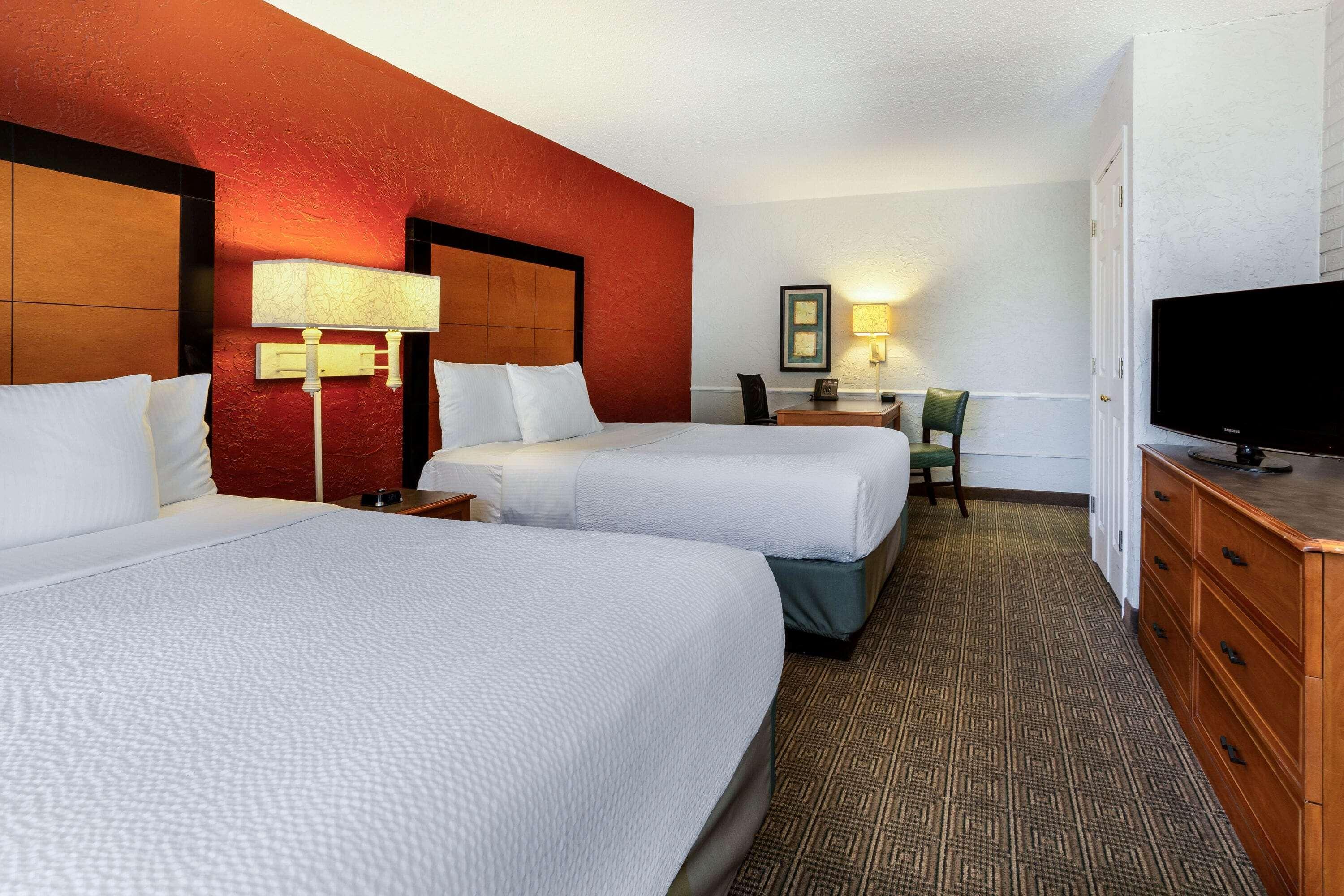 La Quinta Airport Stadium Westshore Hotel 3*