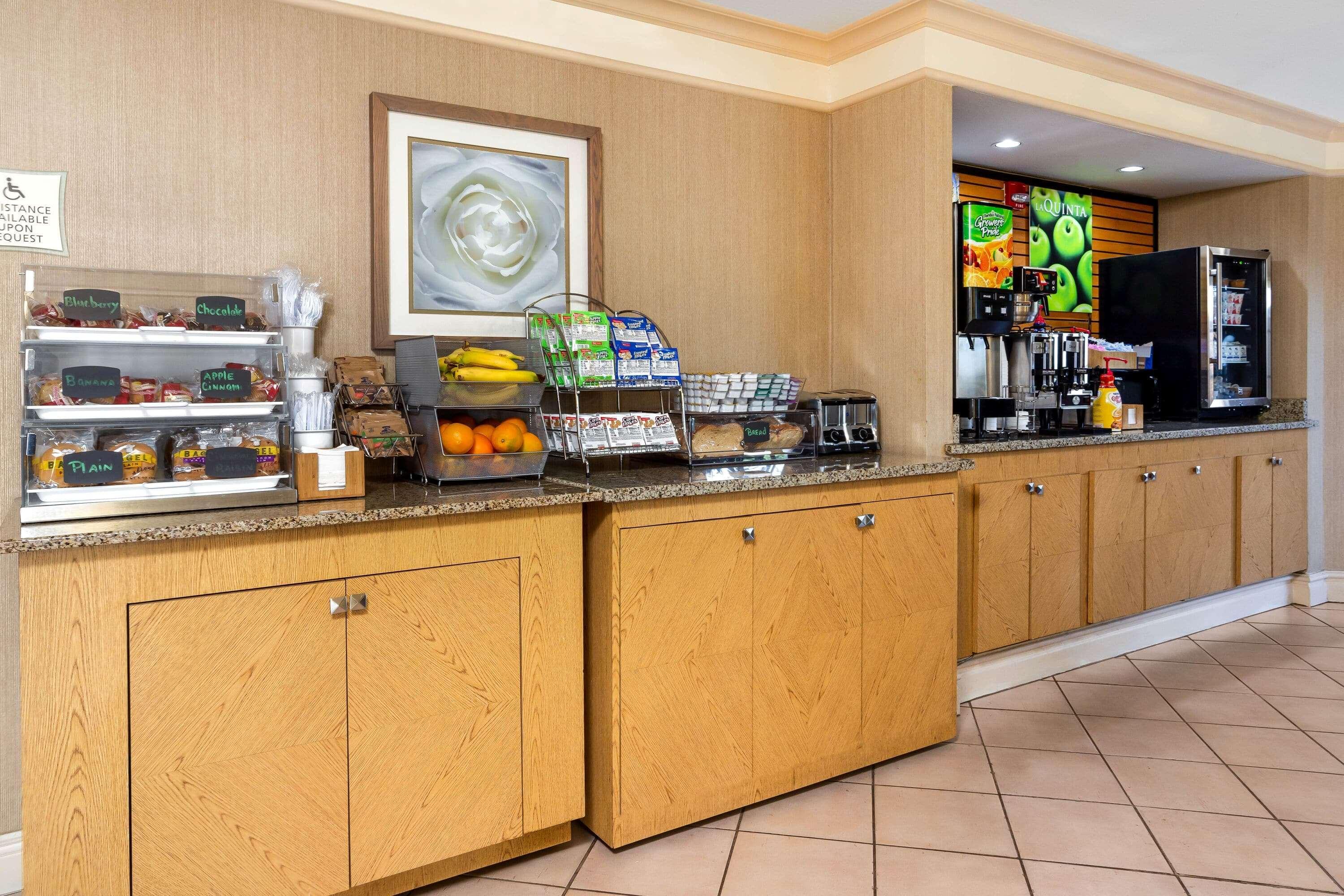La Quinta Airport Stadium Westshore Hotel 3*