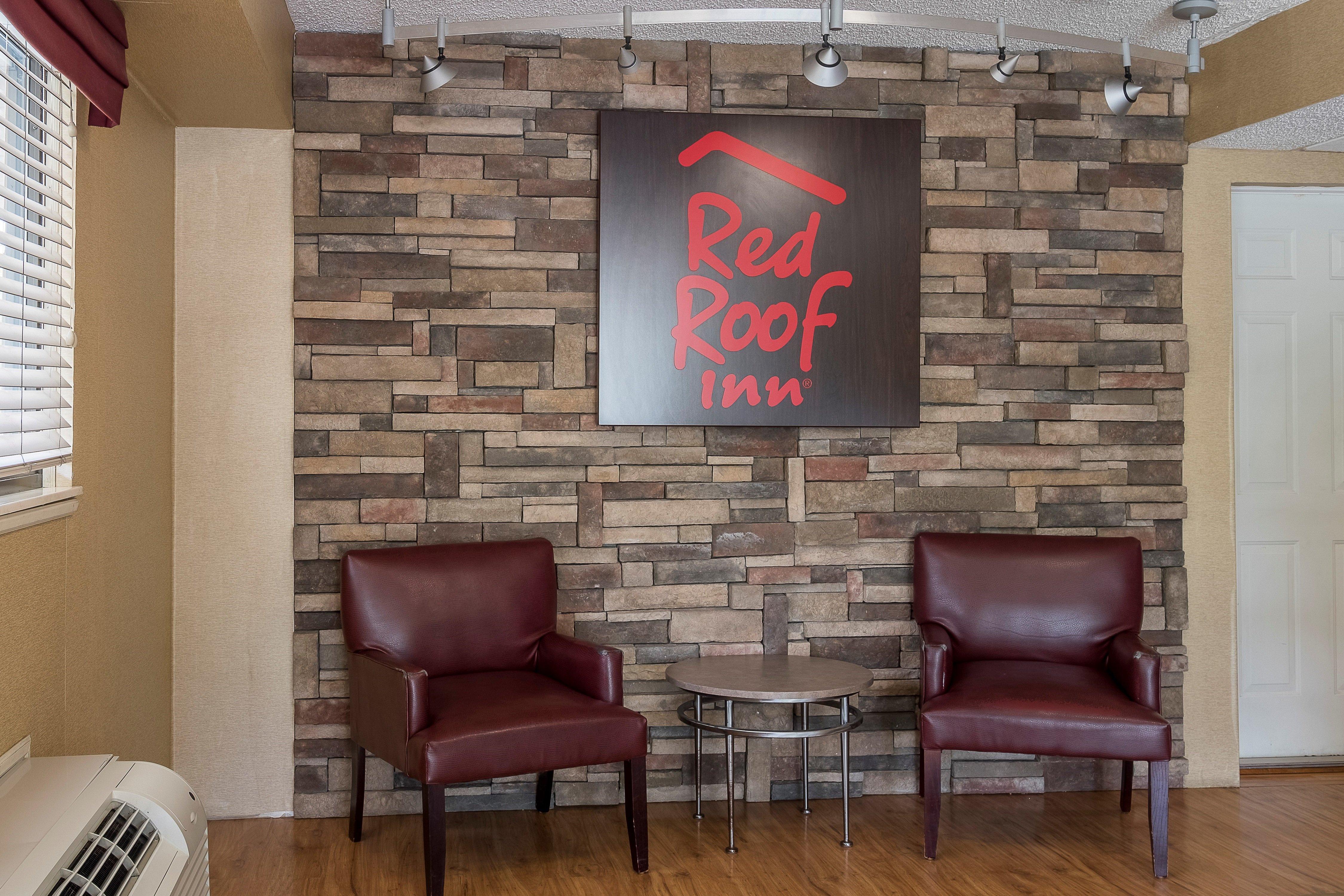Motel Red Roof - Brandon