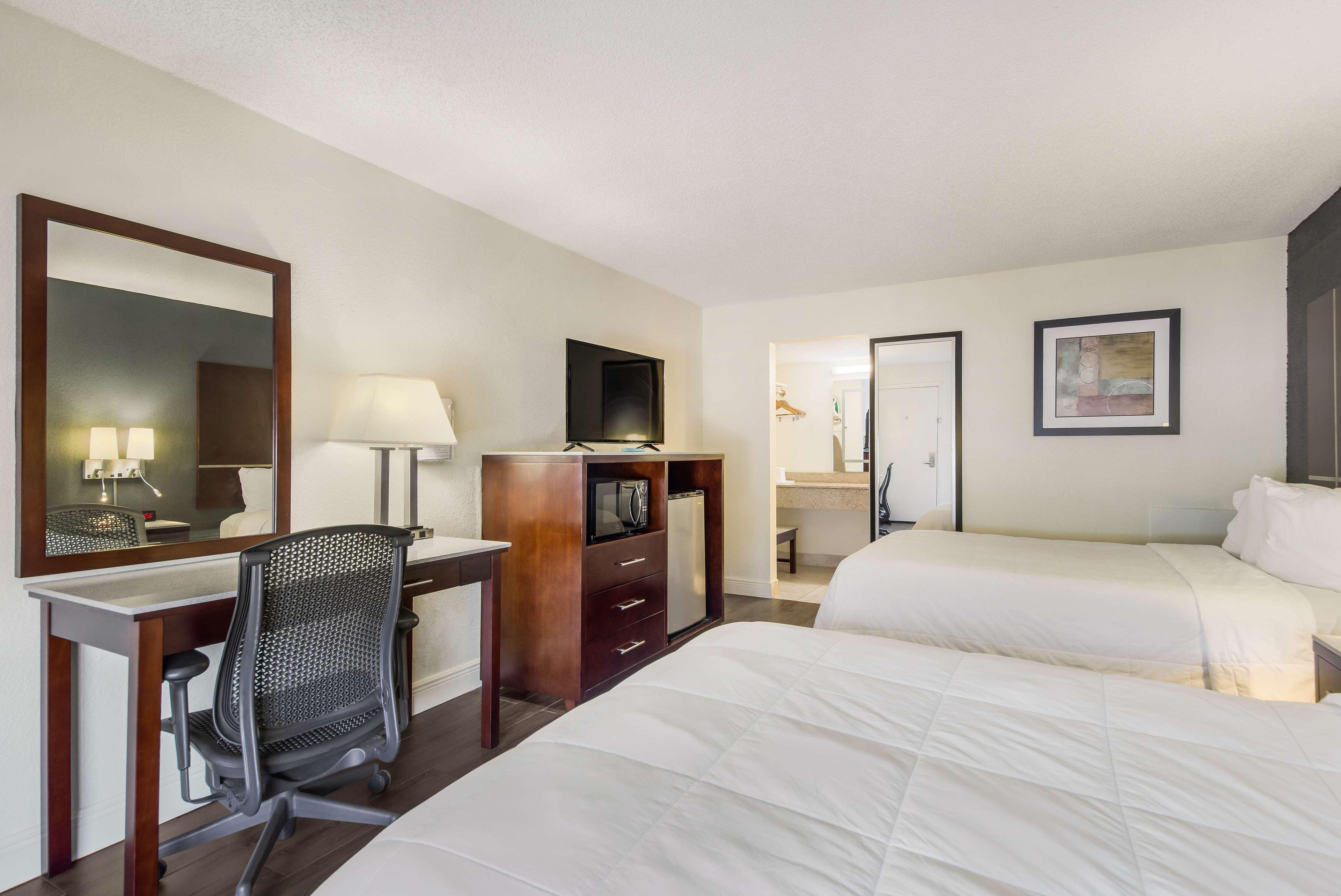 Surestay By Western Lido