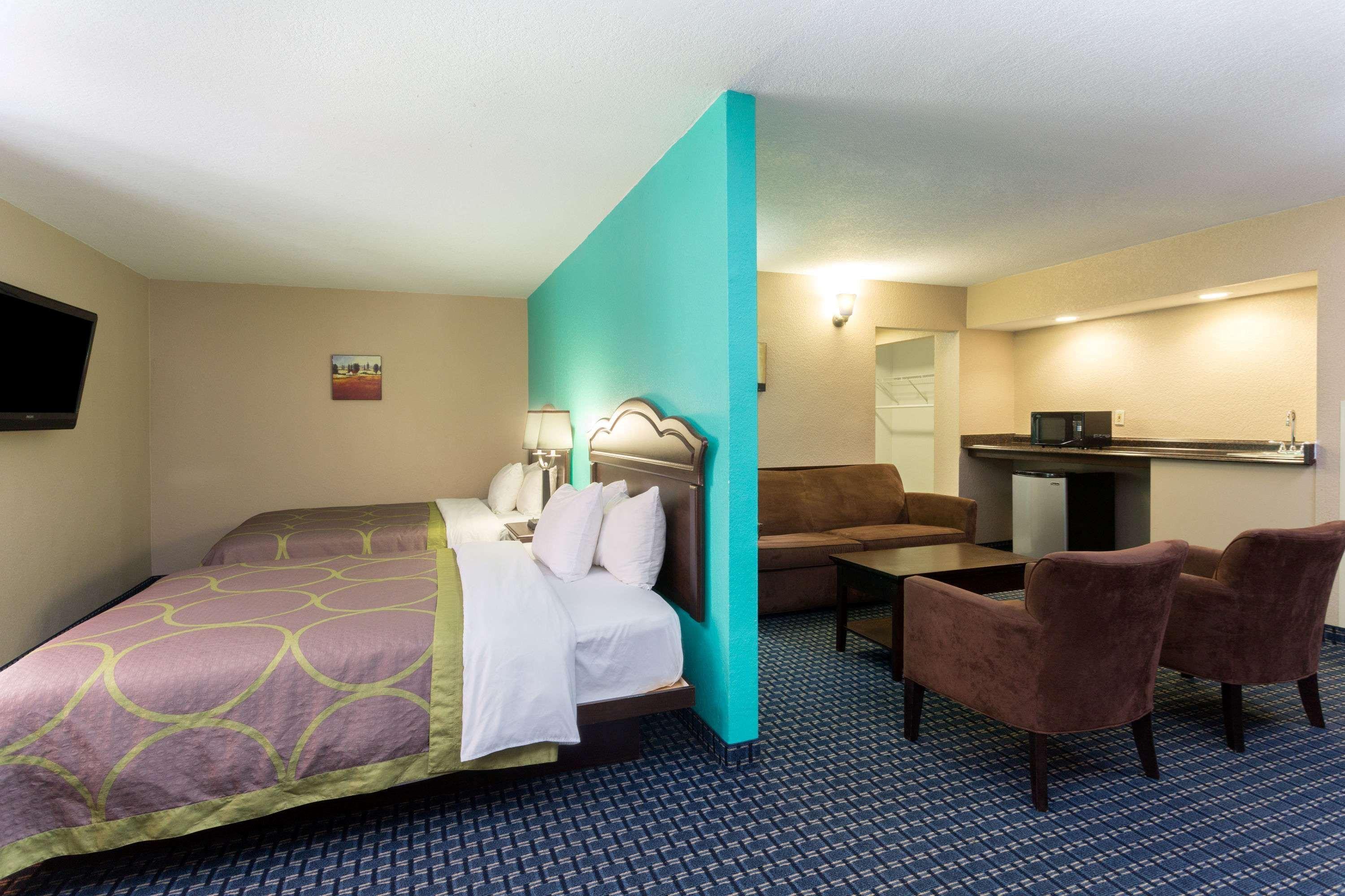 Hotel Super 8 By Wyndham Naples
