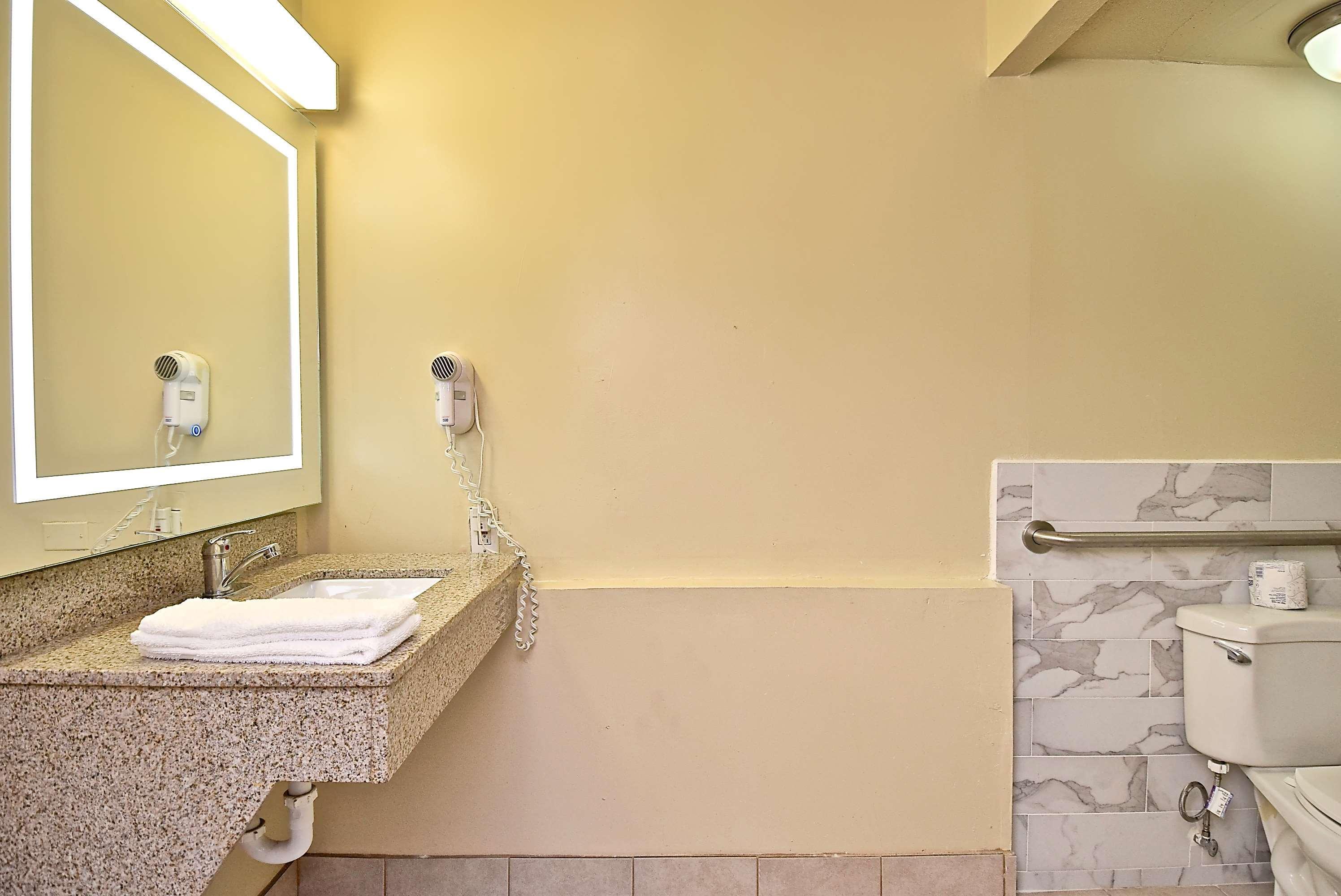 Surestay By Western Lido