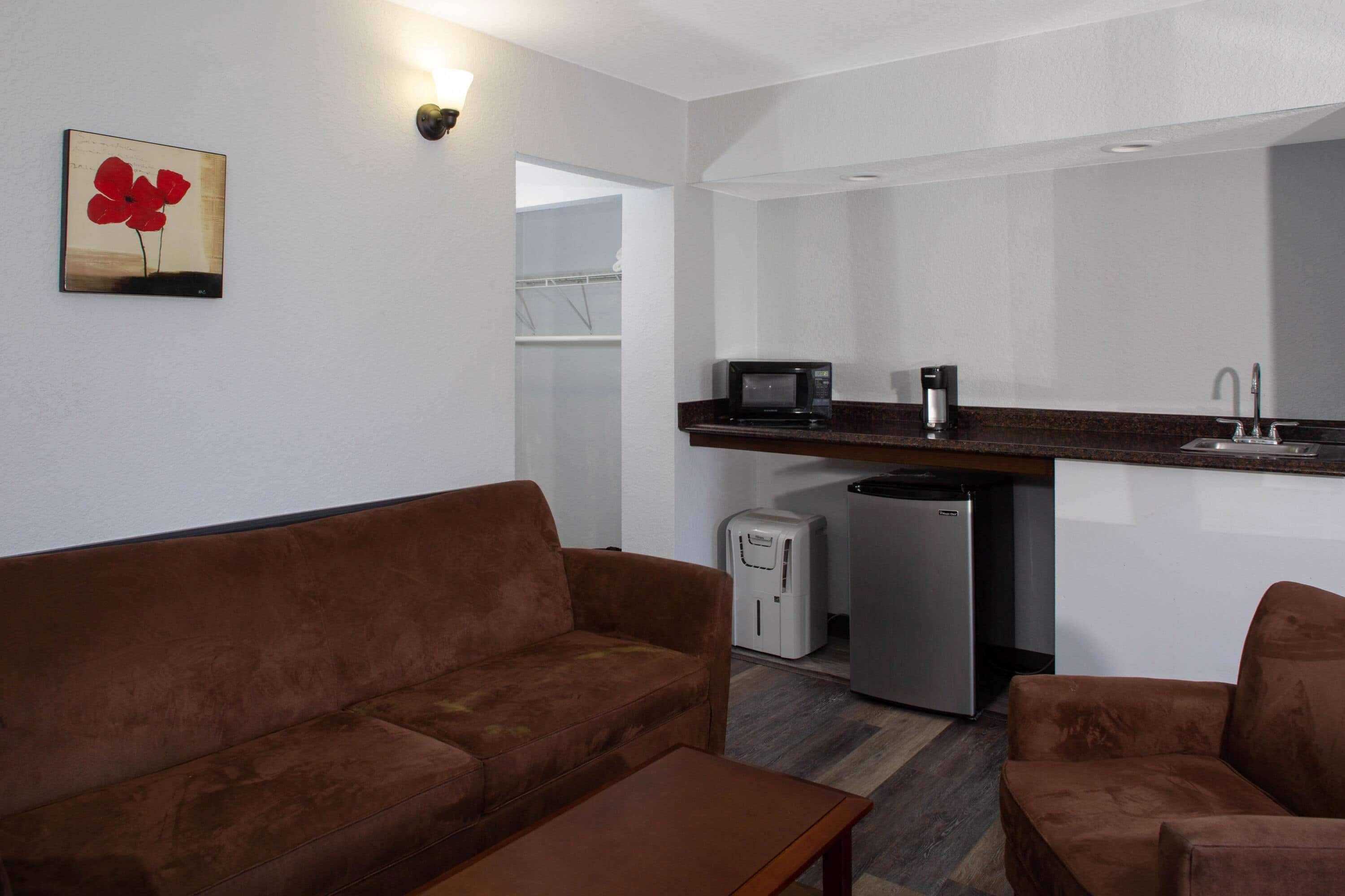 Super 8 By Wyndham * Naples