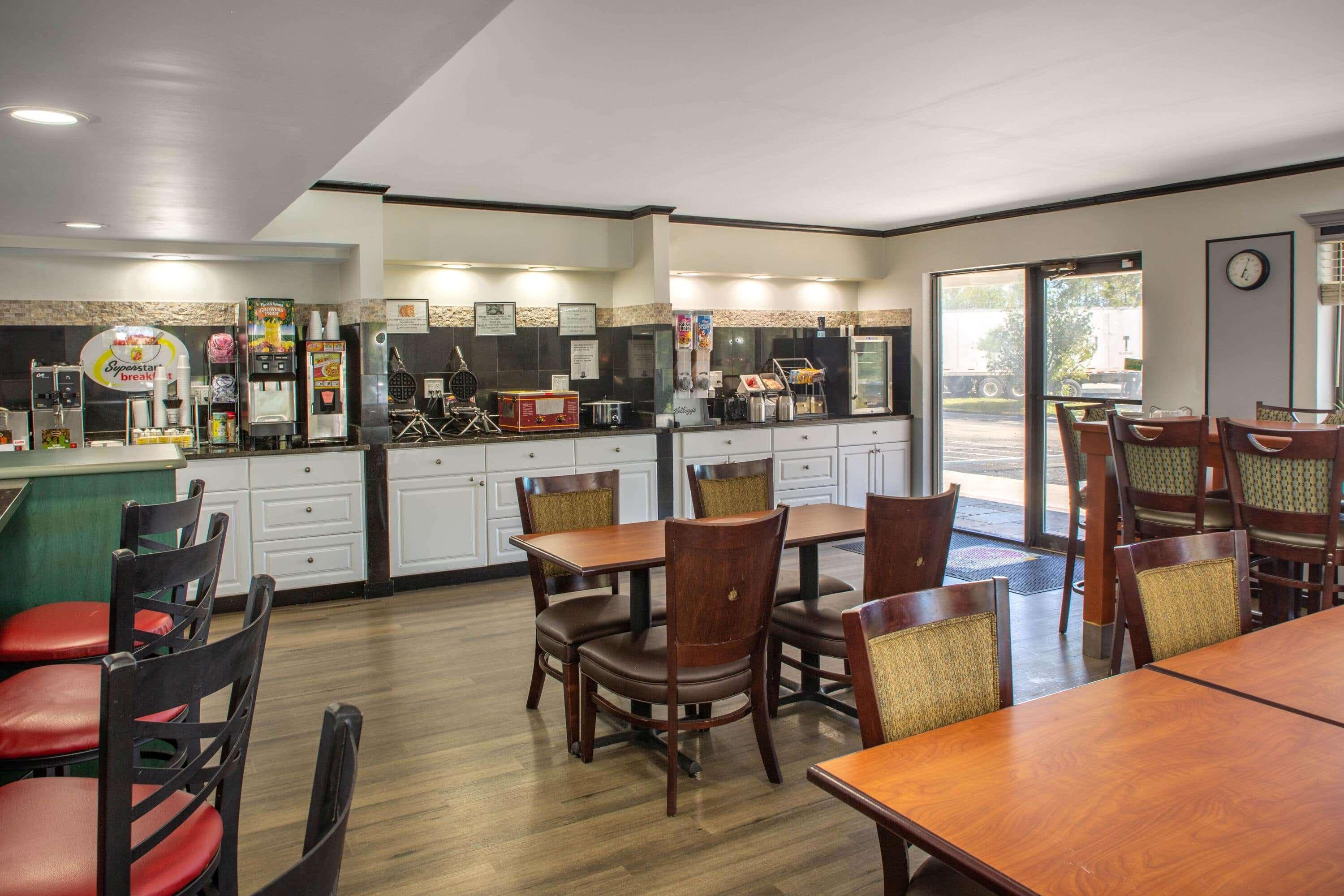 Super 8 By Wyndham * Naples