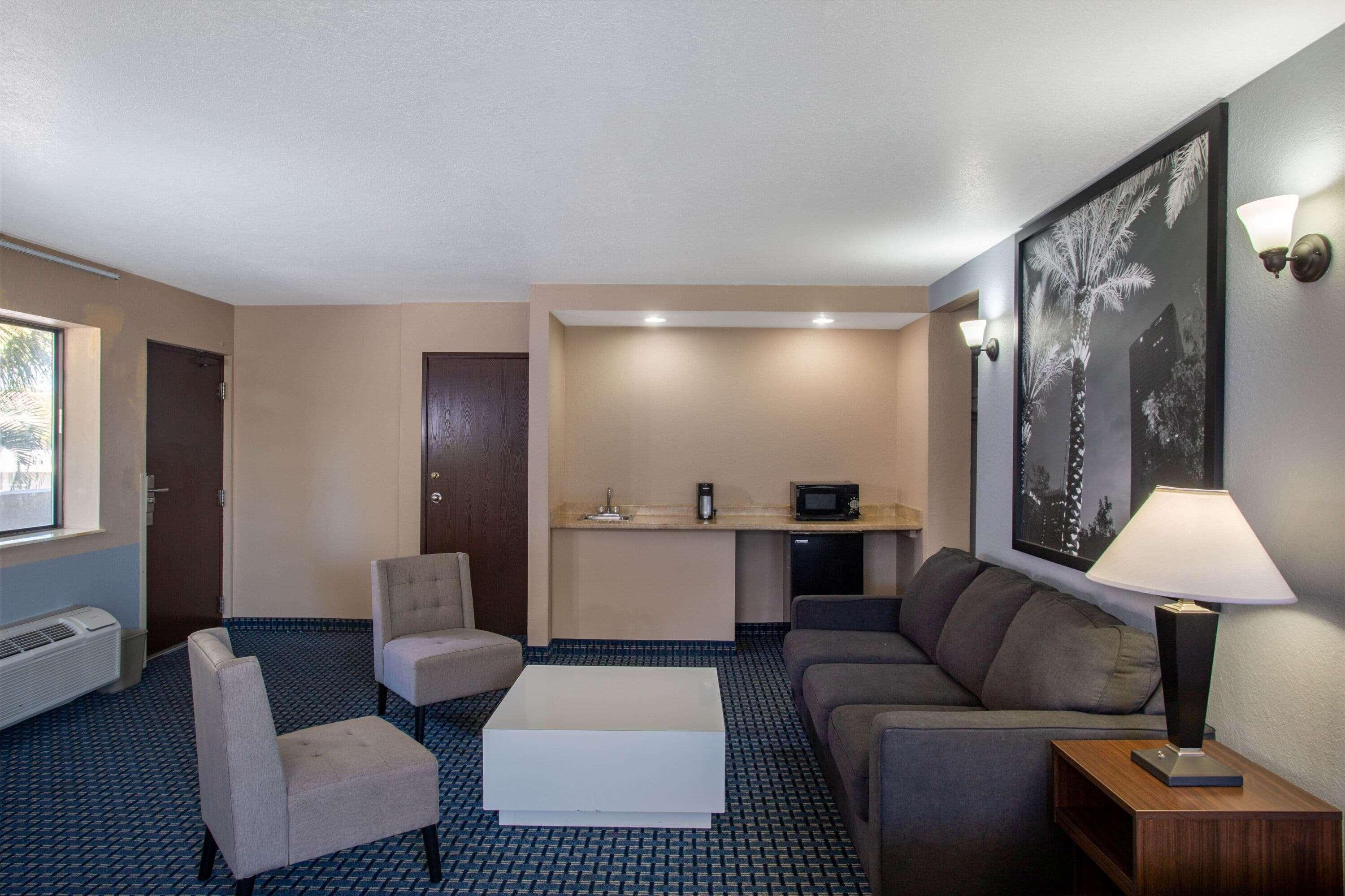 Hotel Super 8 By Wyndham Naples