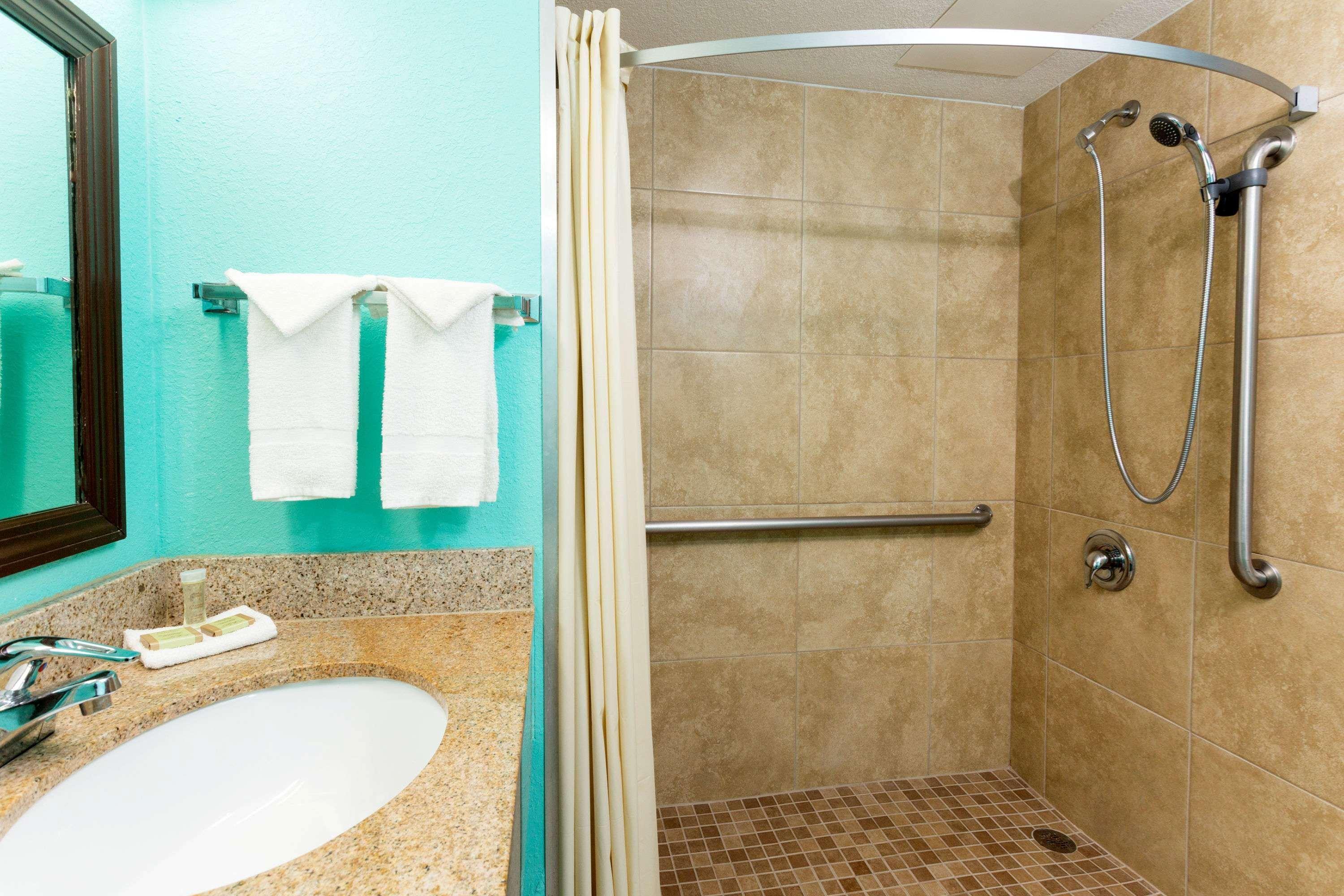 Hotel Super 8 By Wyndham Naples
