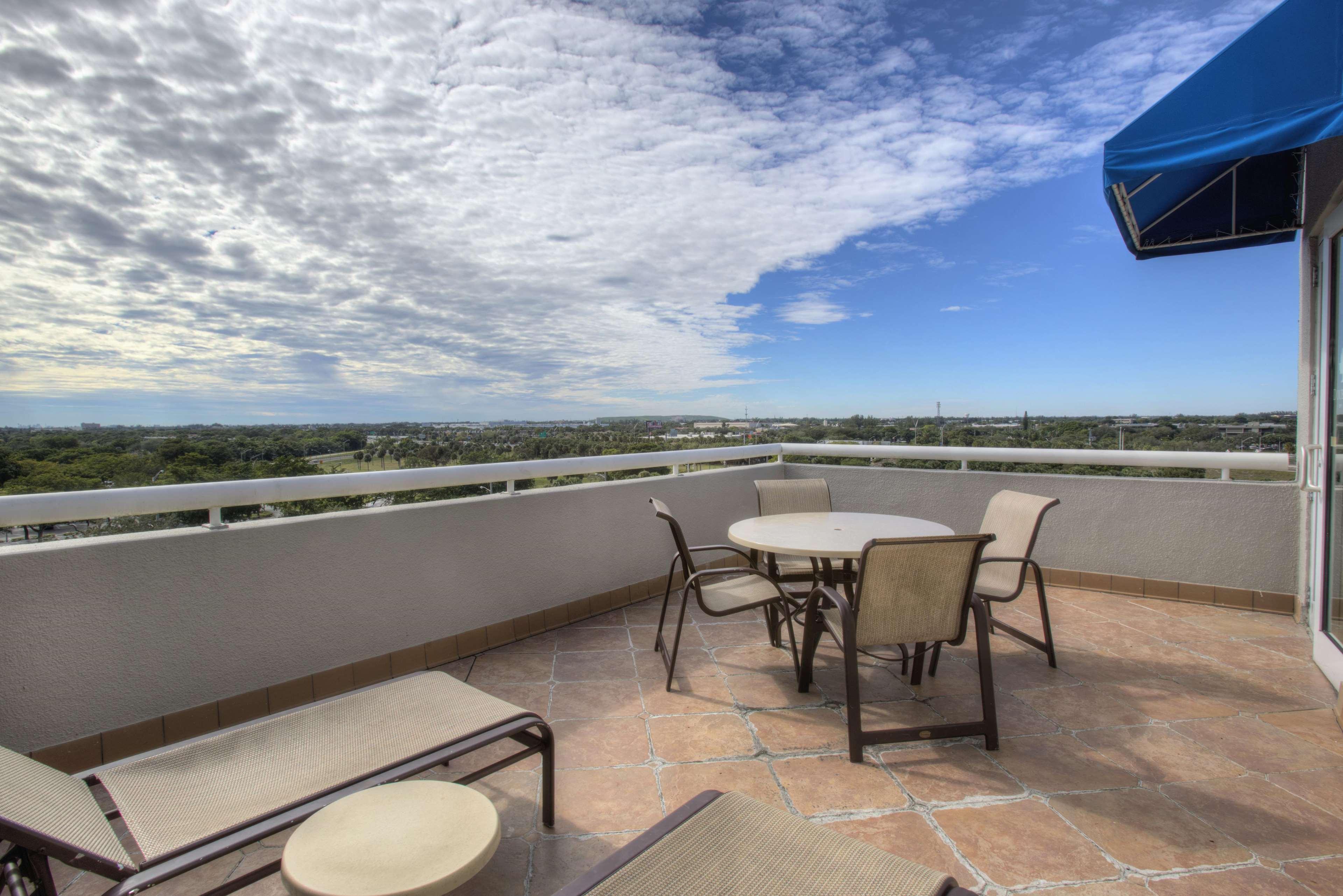 Doubletree By Hilton Deerfield Boca Raton Hotel