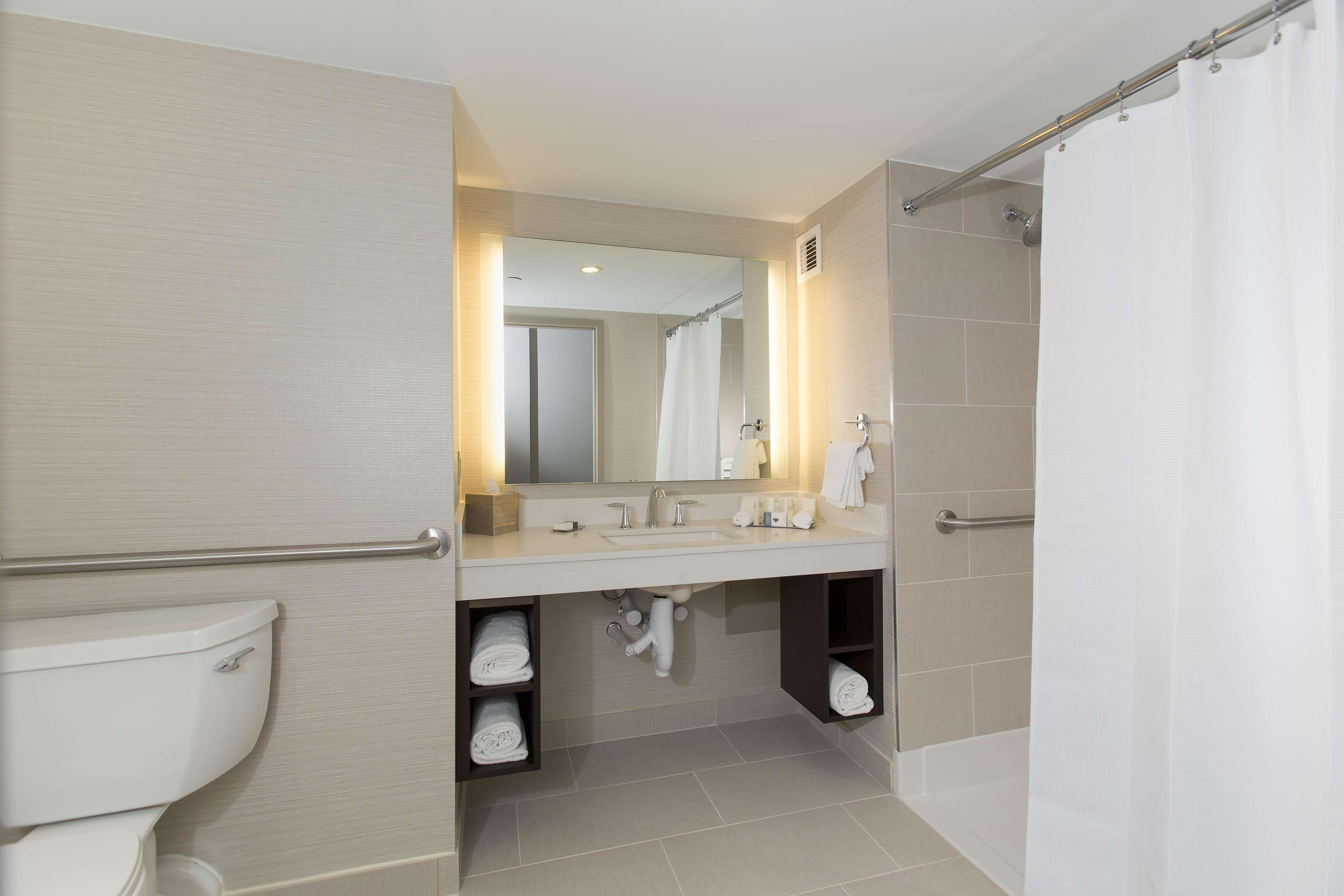 Doubletree By Hilton Deerfield Boca Raton Hotel