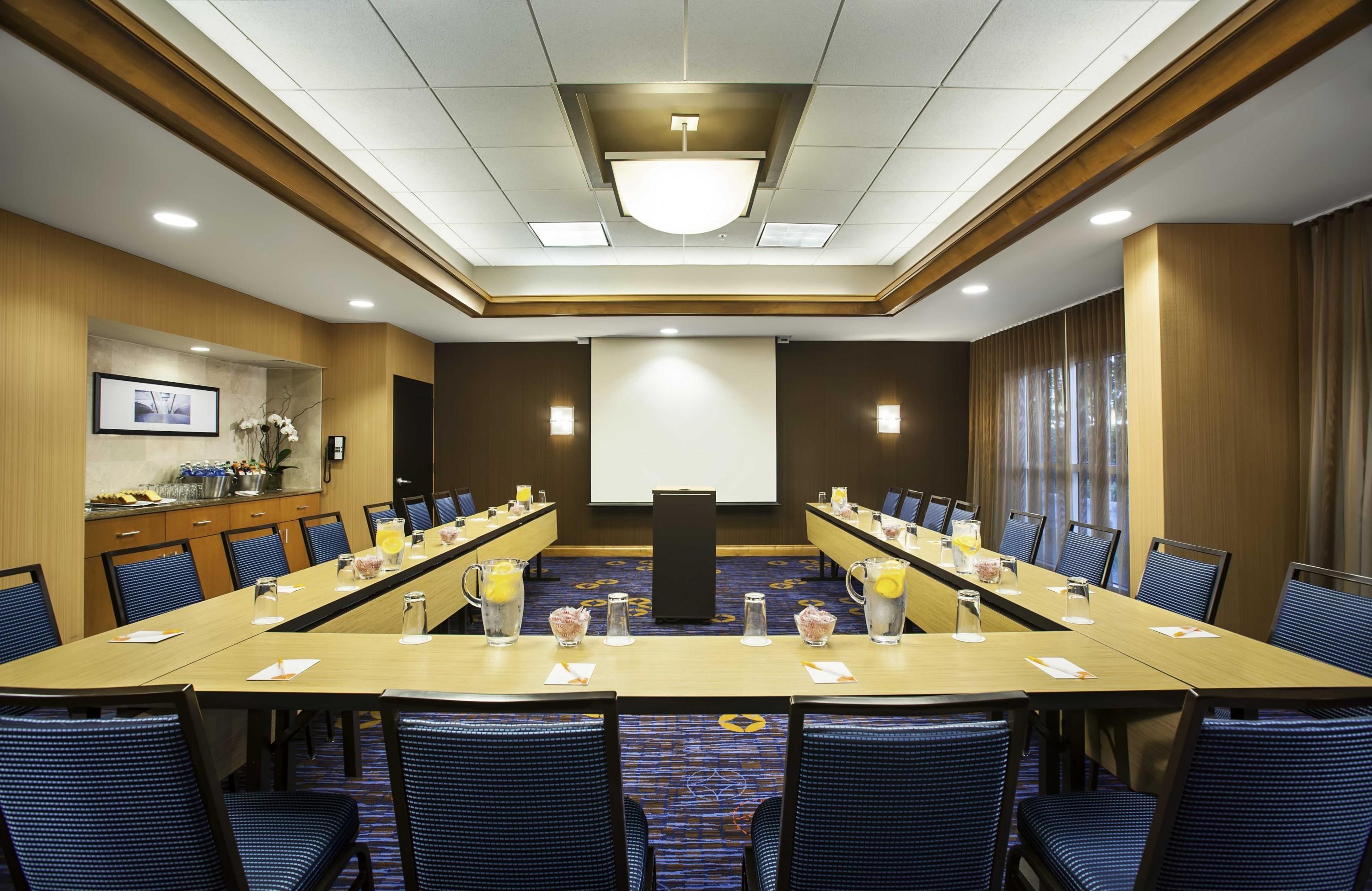 Courtyard By Marriott Miami Mall 3*
