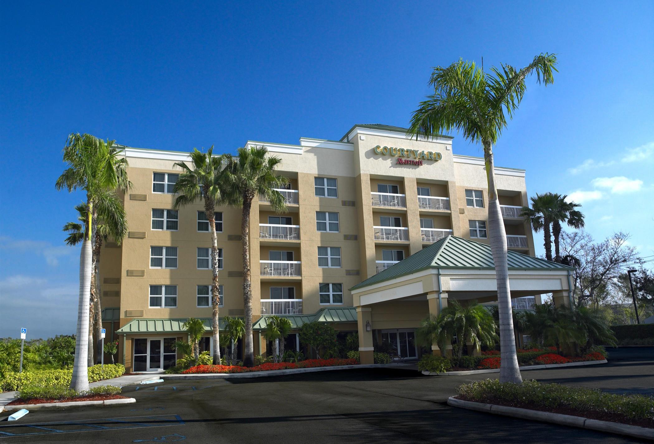Courtyard By Marriott Miami Mall 3*